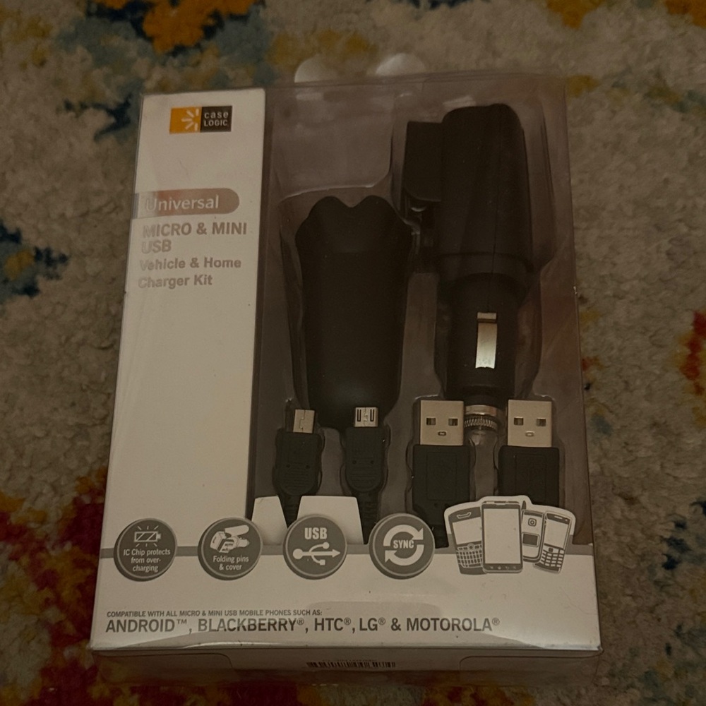Case Logic Universal Micro & Mini USB Charger Kit